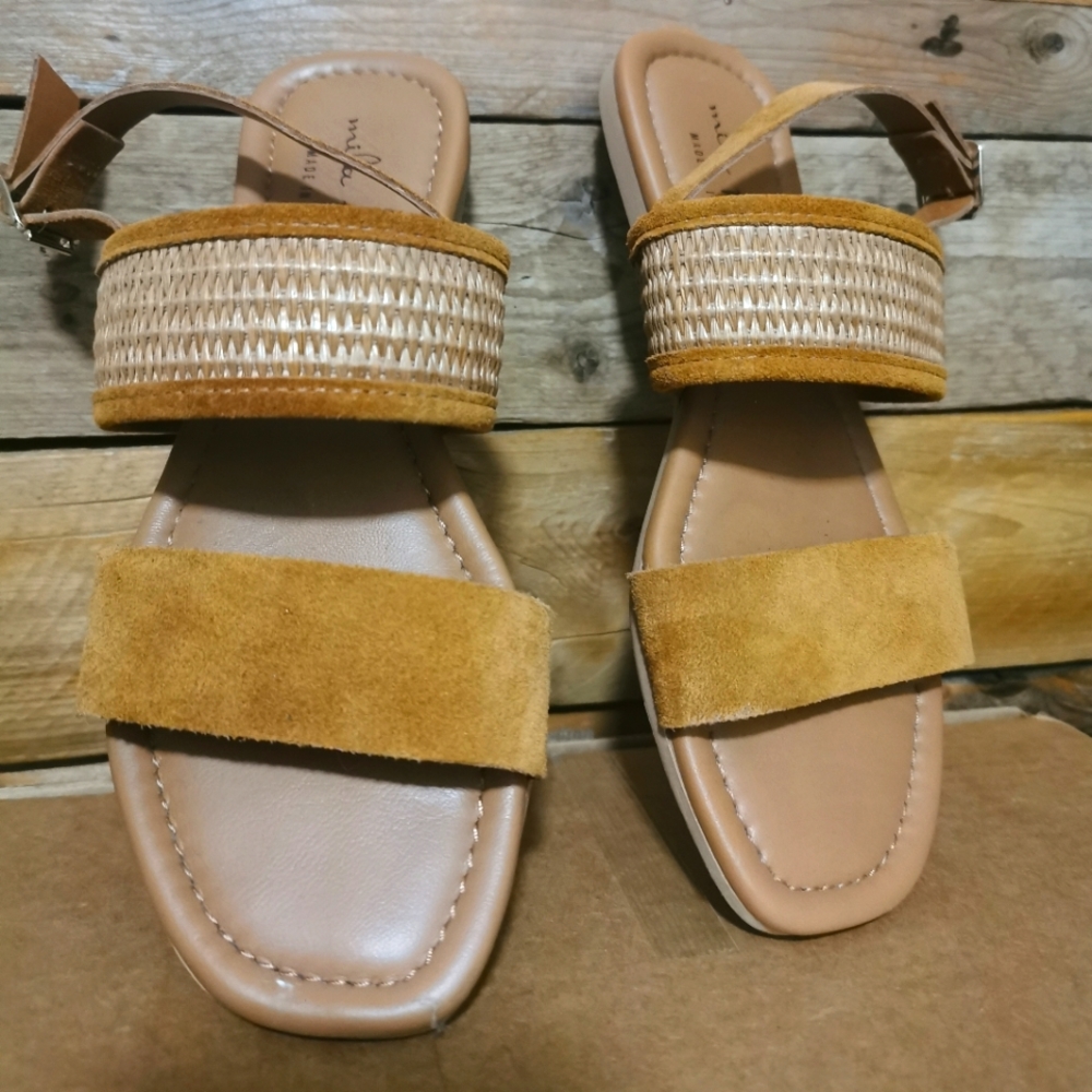 Mila Paoli Tan Suede and Straw Sandals Size 6.5